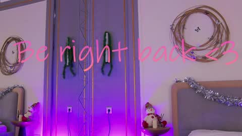 Mia online show from 01-10-25, 08:18