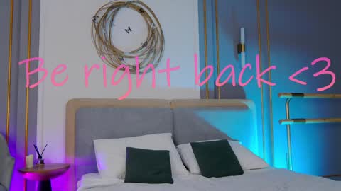 Mia online show from 02-05-25, 08:11