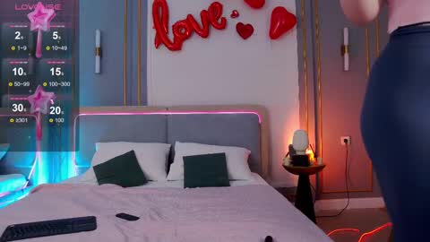 Mia online show from 02-19-25, 05:16