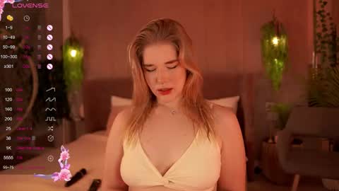 Mia online show from 09-12-25, 05:07