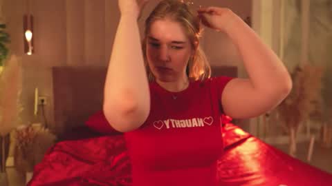 Mia online show from 03-20-26, 05:45