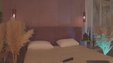 Mia online show from 04-10-26, 05:12