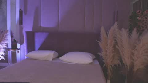 Mia online show from 04-13-26, 05:13