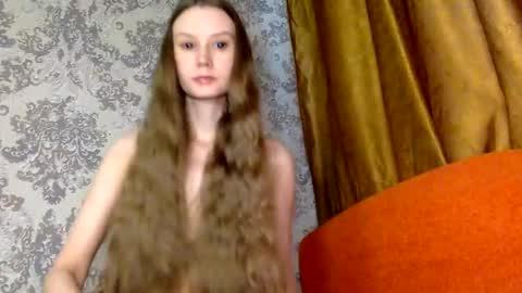 Snapshot of smileyyg chatting on 11-25-25, 10:59 Noname online show from 11-25-25, 10:59