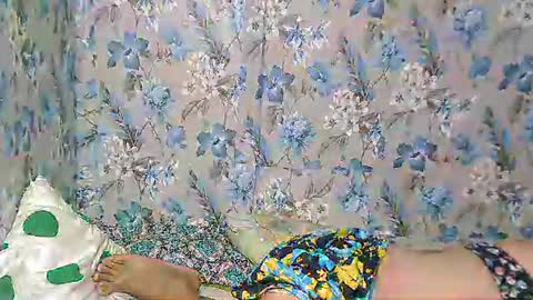 smilinglady27 online show from 10-31-25, 07:37