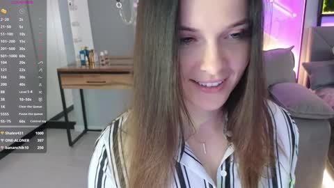 Snapshot of smilym chatting on 12-13-24, 06:00 smilym online show from 12-13-24, 06:00