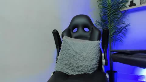 Snapshot of smitgrey chatting on 01-03-25, 10:40 SMIT online show from 01-03-25, 10:40