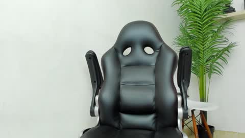 Snapshot of smitgrey chatting on 01-08-25, 05:27 SMIT online show from 01-08-25, 05:27