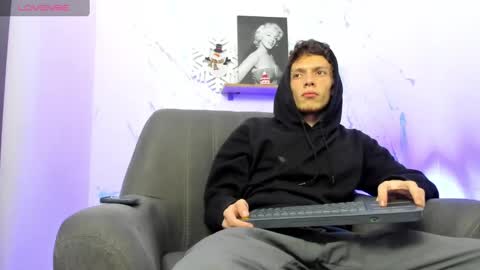 Snapshot of smitgrey chatting on 01-13-25, 05:01 SMIT online show from 01-13-25, 05:01