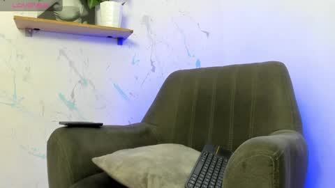 Snapshot of smitgrey chatting on 01-14-25, 08:26 SMIT online show from 01-14-25, 08:26