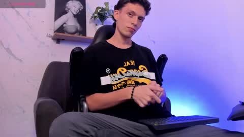 Snapshot of smitgrey chatting on 02-10-25, 11:45 SMIT online show from 02-10-25, 11:45