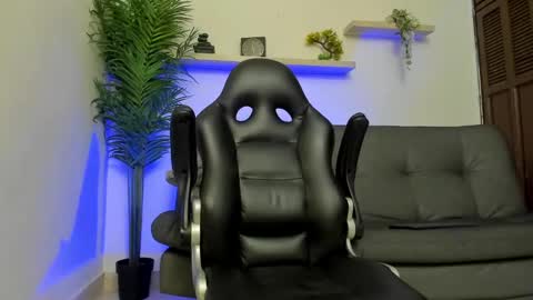 Snapshot of smitgrey chatting on 02-22-25, 08:31 SMIT online show from 02-22-25, 08:31