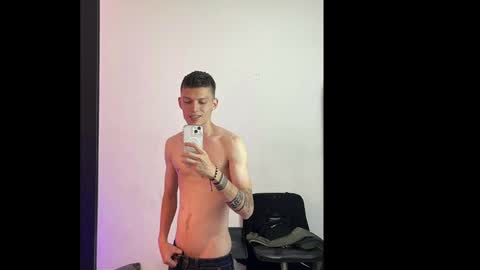 Snapshot of smitgrey chatting on 09-26-25, 06:39 SMIT online show from 09-26-25, 06:39