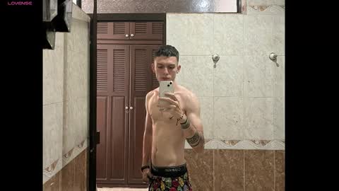 Snapshot of smitgrey chatting on 10-10-25, 12:20 SMIT online show from 10-10-25, 12:20