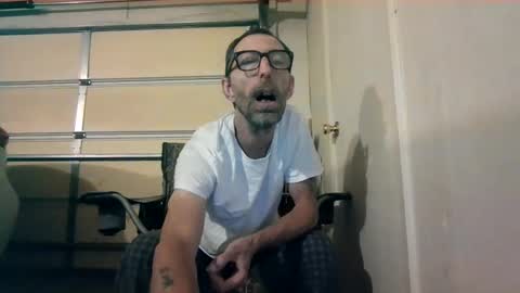 Snapshot of smkforme chatting on 09-25-25, 04:38 smoke-4-me online show from 09-25-25, 04:38