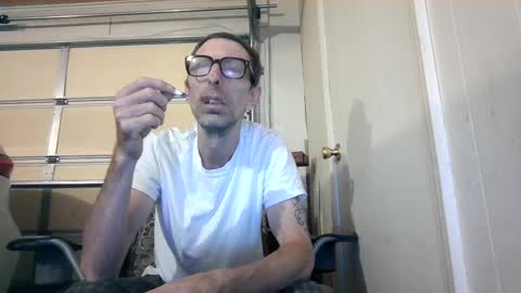 Snapshot of smkforme chatting on 10-04-25, 11:03 smoke-4-me online show from 10-04-25, 11:03