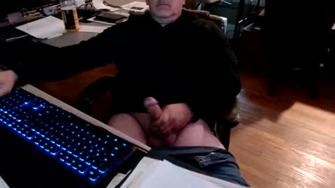 Snapshot of smly chatting on 11-13-25, 08:30 smly online show from 11-13-25, 08:30