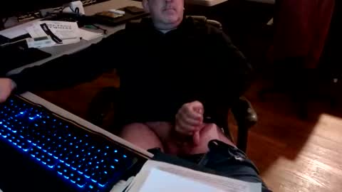 Snapshot of smly chatting on 11-18-25, 11:37 smly online show from 11-18-25, 11:37