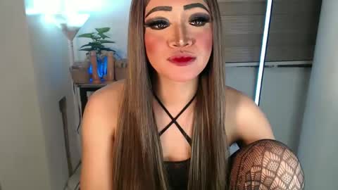 Snapshot of smokeprincess chatting on 02-15-25, 06:44 Amanda online show from 02-15-25, 06:44