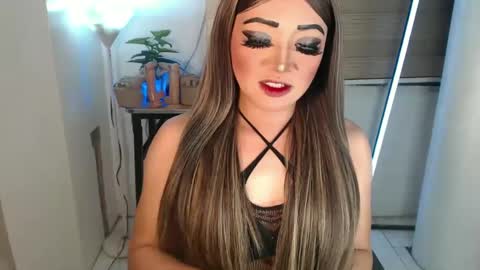 Snapshot of smokeprincess chatting on 02-19-25, 02:44 Amanda online show from 02-19-25, 02:44