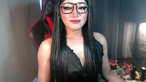 Snapshot of smokeprincess chatting on 10-26-25, 10:36 Amanda online show from 10-26-25, 10:36