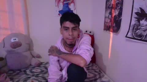 Snapshot of smoker00teddybear chatting on 02-22-25, 07:01 teddy online show from 02-22-25, 07:01