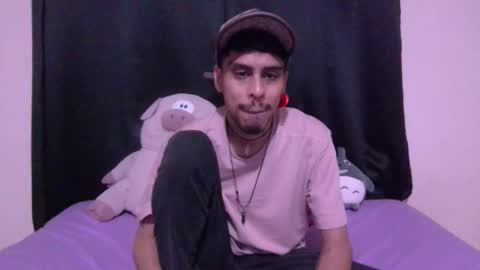 Snapshot of smoker00teddybear chatting on 10-25-25, 08:22 teddy online show from 10-25-25, 08:22