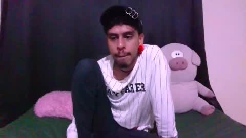 Snapshot of smoker00teddybear chatting on 11-08-25, 09:09 teddy online show from 11-08-25, 09:09