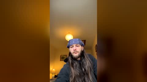 Snapshot of smokeupherb chatting on 12-14-25, 11:15 smokeupherb online show from 12-14-25, 11:15