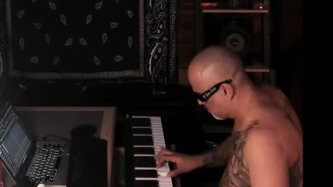 Smokey915 online show from 02-22-25, 04:18