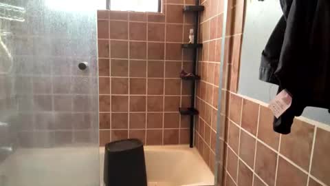 Smokey915 online show from 10-21-25, 04:19