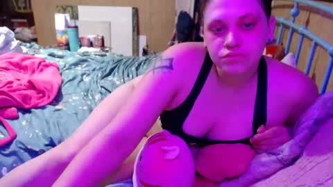 Snapshot of smokydian chatting on 06-11-26, 12:19 DIAN dee-ann online show from 06-11-26, 12:19