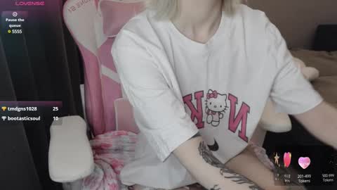 Snapshot of smokykira chatting on 03-02-25, 02:41 Kira  online show from 03-02-25, 02:41