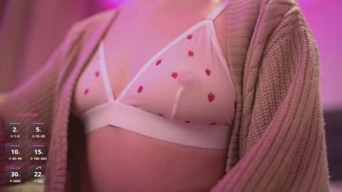 Snapshot of smolsonja chatting on 02-08-25, 07:49 Sonja online show from 02-08-25, 07:49