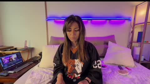 Carolina online show from 04-10-26, 01:49