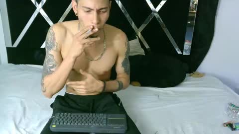 Snapshot of smooke_skinny chatting on 01-10-25, 12:59 Daniel Aston online show from 01-10-25, 12:59