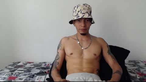 Snapshot of smooke_skinny chatting on 10-22-25, 07:24 Daniel Aston online show from 10-22-25, 07:24