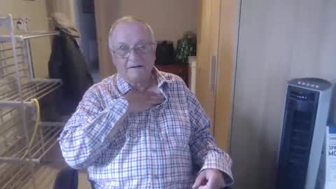 Snapshot of smoothmutton chatting on 10-20-25, 01:11 smoothmutton online show from 10-20-25, 01:11