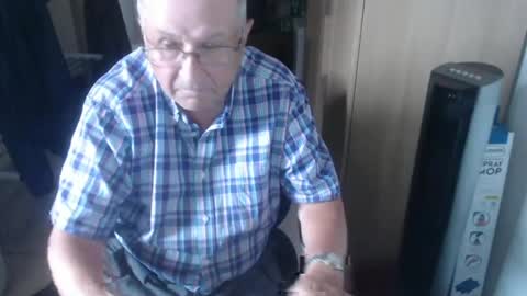 Snapshot of smoothmutton chatting on 06-18-26, 02:10 smoothmutton online show from 06-18-26, 02:10