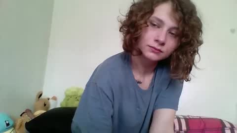 Snapshot of smoothvodka chatting on 11-28-25, 07:16 Bambi--Vodka online show from 11-28-25, 07:16