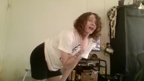 Snapshot of smoothvodka chatting on 01-13-26, 08:47 Bambi--Vodka online show from 01-13-26, 08:47