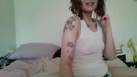 Snapshot of smoothvodka chatting on 02-05-26, 08:35 Bambi--Vodka online show from 02-05-26, 08:35