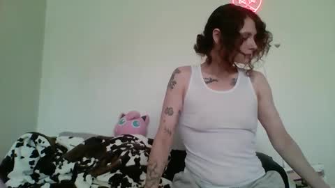 Snapshot of smoothvodka chatting on 02-13-26, 07:43 Bambi--Vodka online show from 02-13-26, 07:43