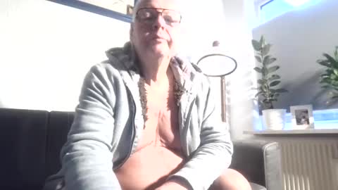 Snapshot of smoothy5460 chatting on 01-02-25, 07:44 smoothy5460 online show from 01-02-25, 07:44