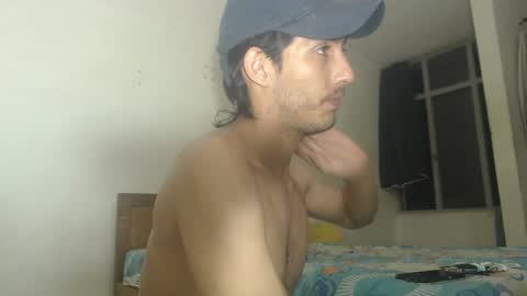 Snapshot of snackontime19 chatting on 09-17-25, 03:52 snackontime19 online show from 09-17-25, 03:52