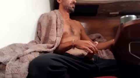 Snapshot of snag1_8 chatting on 10-31-25, 09:54 snag1_8 online show from 10-31-25, 09:54