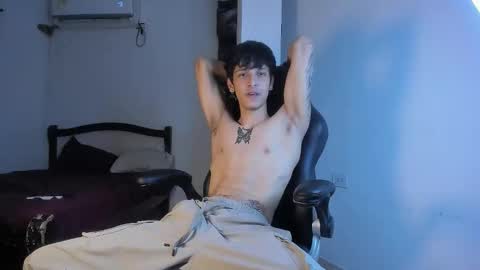 Snapshot of snakebutterfly chatting on 09-12-25, 09:09 snakebutterfly online show from 09-12-25, 09:09