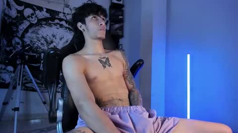 Snapshot of snakebutterfly chatting on 12-01-25, 07:13 snakebutterfly online show from 12-01-25, 07:13