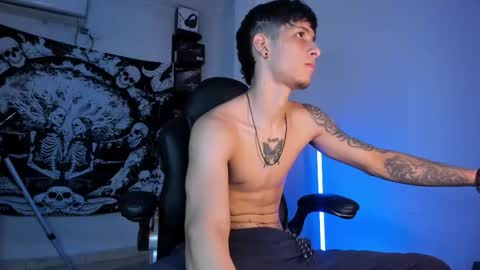 Snapshot of snakebutterfly chatting on 12-16-25, 12:15 snakebutterfly online show from 12-16-25, 12:15