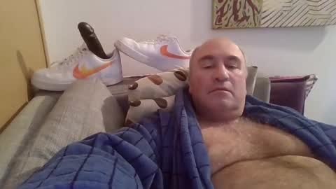 sneakerboy18 online show from 01-05-25, 01:26